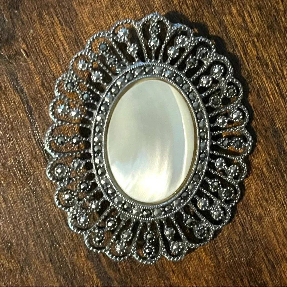 N/A oval mother